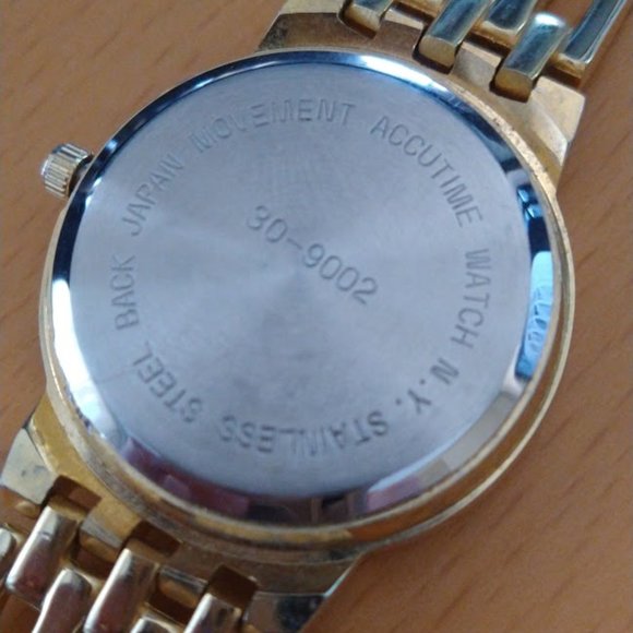 Renaissance Gold Watch - Picture 9 of 10